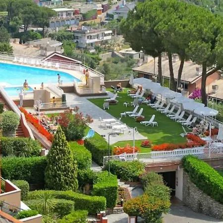 Portofino Est Апарт-отель Рапалло