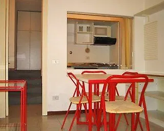 Portofino Est Apartmanhotel