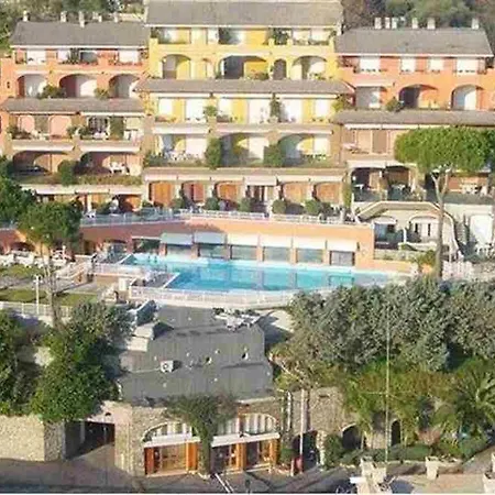 Portofino Est Apartahotel
