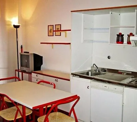 Apartahotel Portofino Est