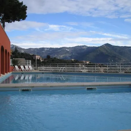 Portofino Est 3*