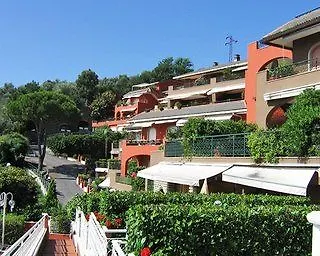 Apartahotel Portofino Est 3*